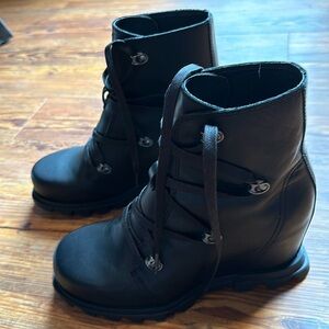 EUC Sorel Joan of Arctic III Wedge Bootie